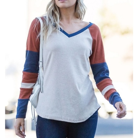 Tops - ❣Oatmeal Color Block V-neck Top❣
